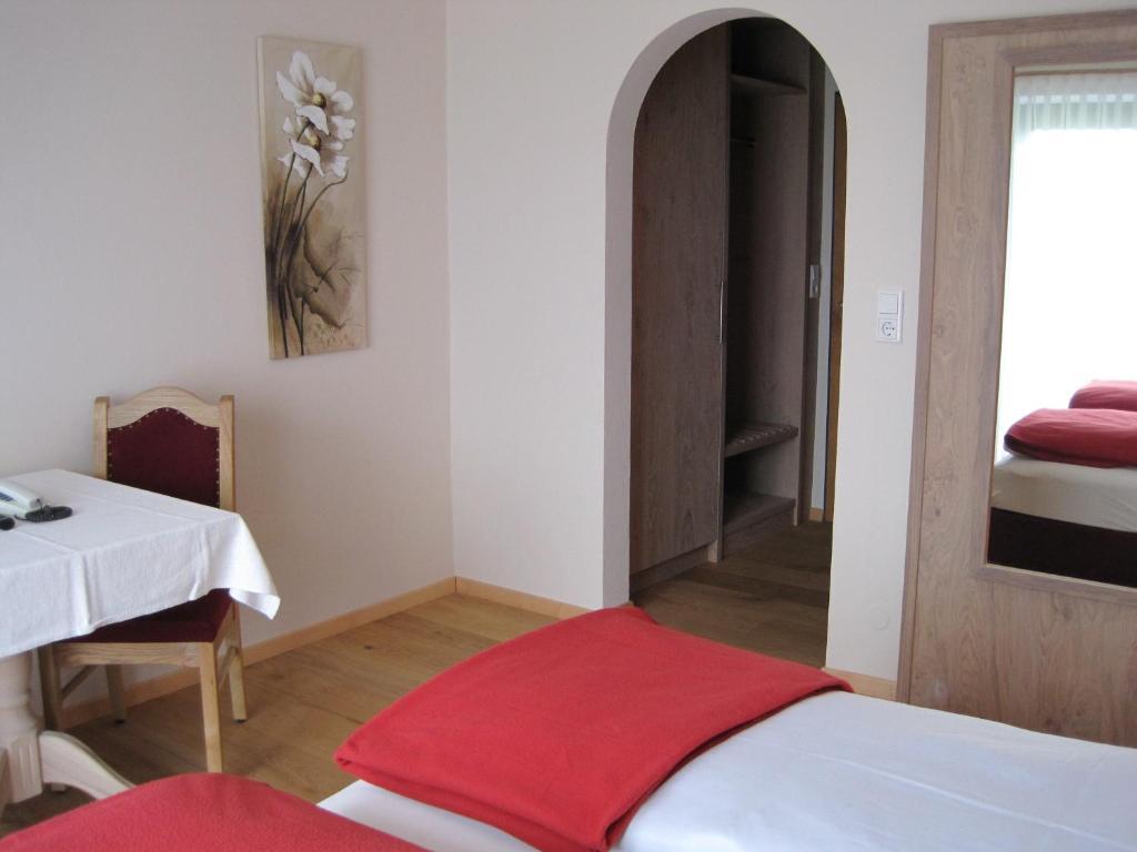 Hotel Zur Schonen Aussicht Ubersee Bilik gambar